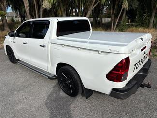 2016 Toyota Hilux - Thumbnail