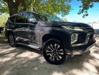 2022 Mitsubishi Pajero Sport - Thumbnail