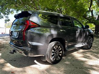 2022 Mitsubishi Pajero Sport - Thumbnail