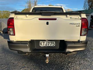 2017 Toyota Hilux - Thumbnail