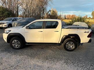 2017 Toyota Hilux - Thumbnail
