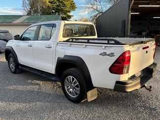 2017 Toyota Hilux - Thumbnail
