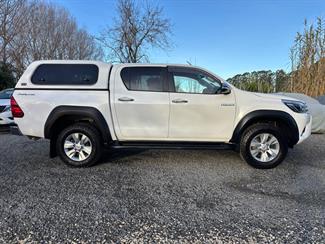 2017 Toyota Hilux - Thumbnail