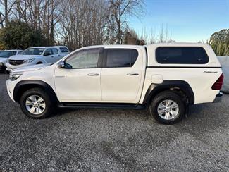 2017 Toyota Hilux - Thumbnail