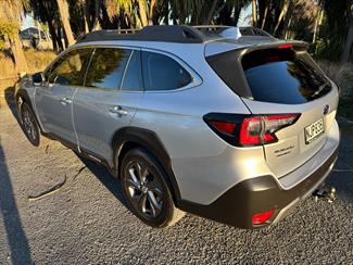 2021 Subaru Outback - Thumbnail