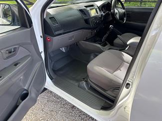 2015 Toyota Hilux - Thumbnail