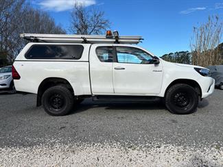 2016 Toyota Hilux - Thumbnail